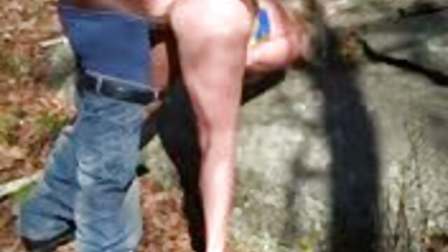 車の後ろに日焼けしたブルネットと非常に速く犯さ 女性 用 アダルト 動画