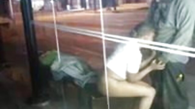 レンタルビデオでエロ動画を見て興奮する二人の娼婦 無料 女性 用 アダルト 動画