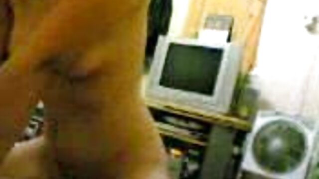 床にクリトリスを擦るストッキングと赤毛の売春婦 女性 専用 無料 動画 無 修正