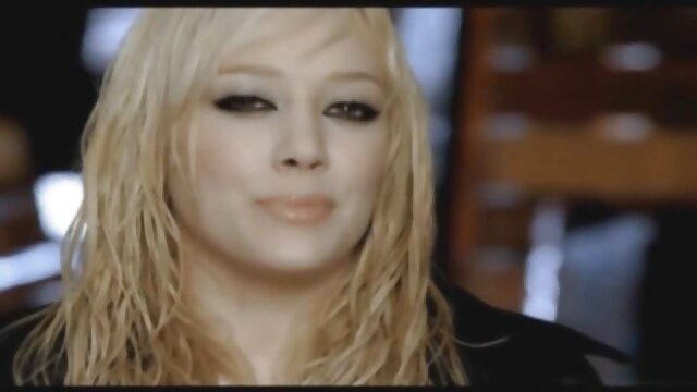 かわいい猫はストッキングでストリップを開催 女性 向け セックス 動画