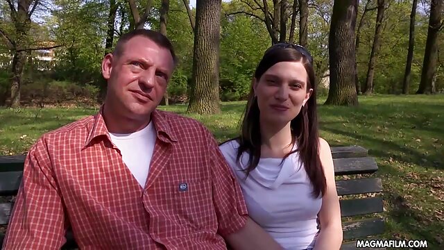 男はブルネットの膣を舐め、ブロンドは彼のコックを吸う 女性 向け エッチ 動画