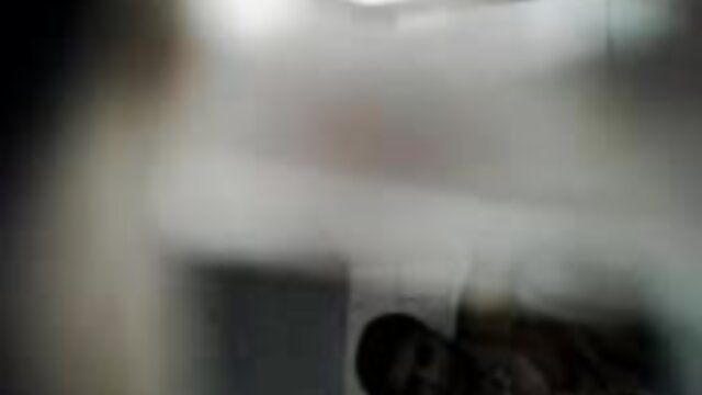 天井から吊るされたホットチキン アダルト 動画 女性 用