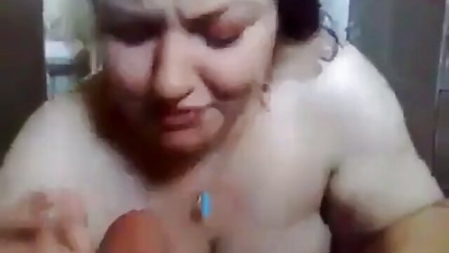 華やかな雌犬吸いペニス エッチ 動画 女の子 用